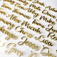 thumbnail image 2 of 20 tarjetas de lugar con nombre de boda grabadas personalizadas, placa de nombre cortada con láser para decoración de mesa para fiesta de cumpleaños o boda, 2 of 5