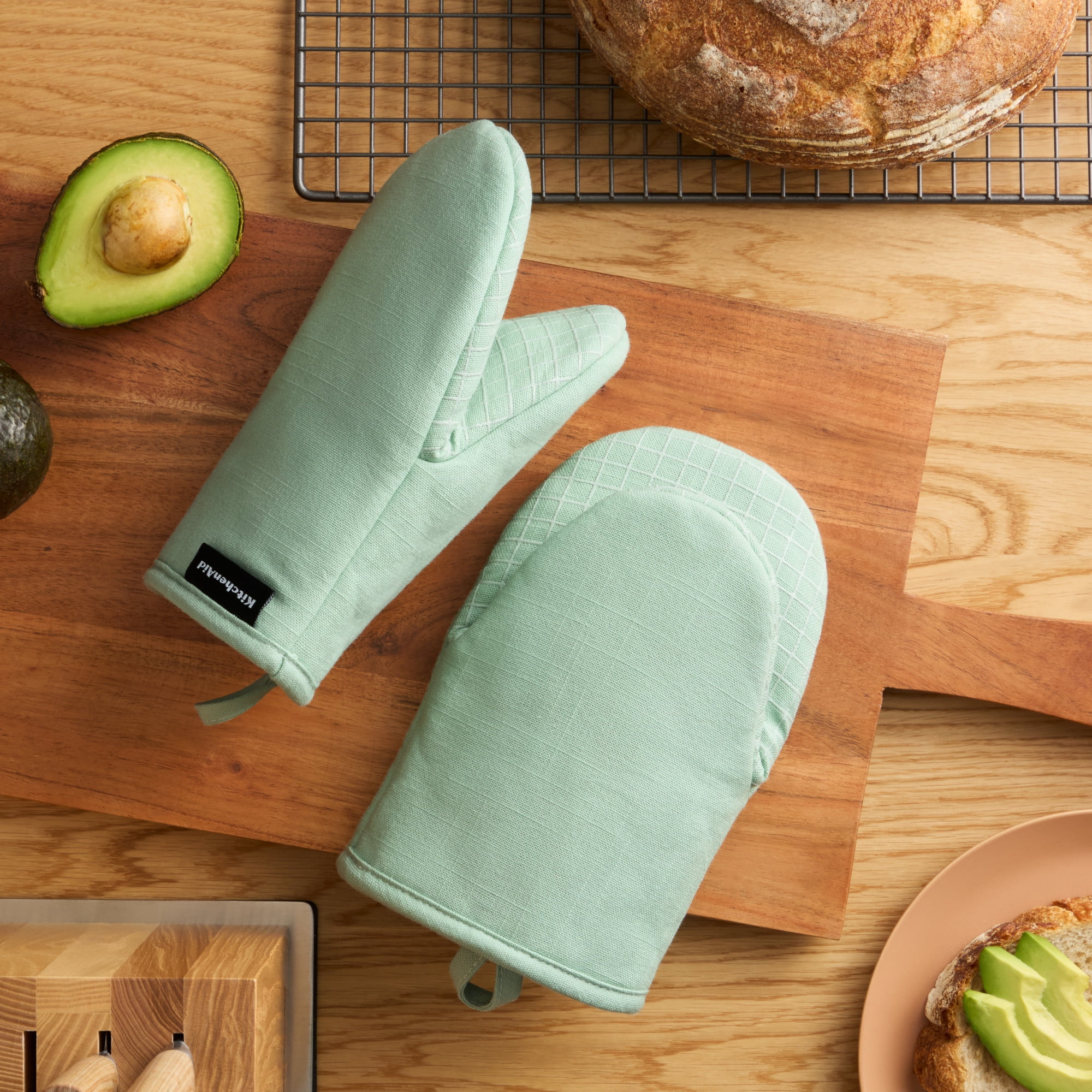 KITCHENAID Gourmet Series Gridlines Mini Oven Mitts 2-Pack Set, Heat Resistant up to 600°F, Soft Silicone Grip, Magnetic Cuff, Pistachio Green, 5.5"x9"