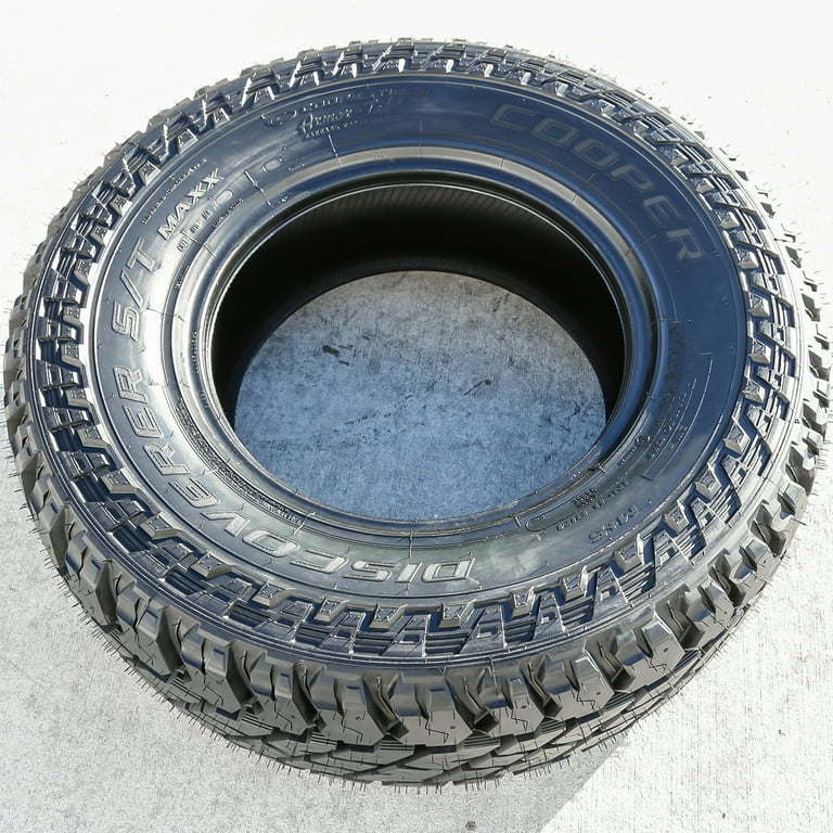 こーぺー Cooper Discoverer S/T Maxx, Set of 4 Mud Terrain Truck Tires, LT