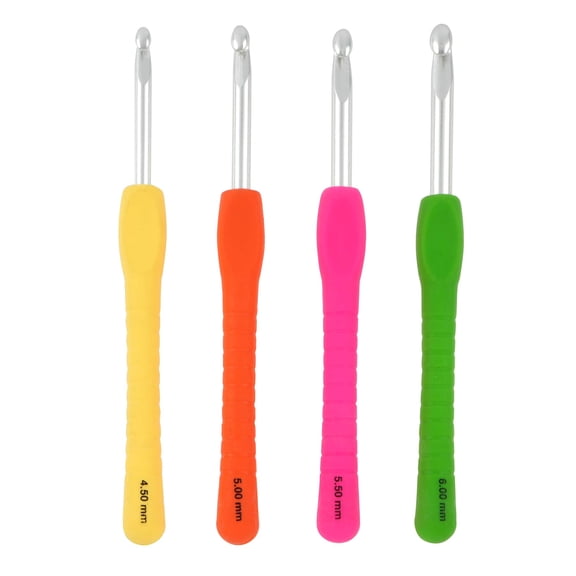 Assorted Ergonomic Aluminum Crochet Hook Set by Loops & Threads - G-J Crochet Hooks with Rubber Grip Handles for Arthritic Hands -1 Pack