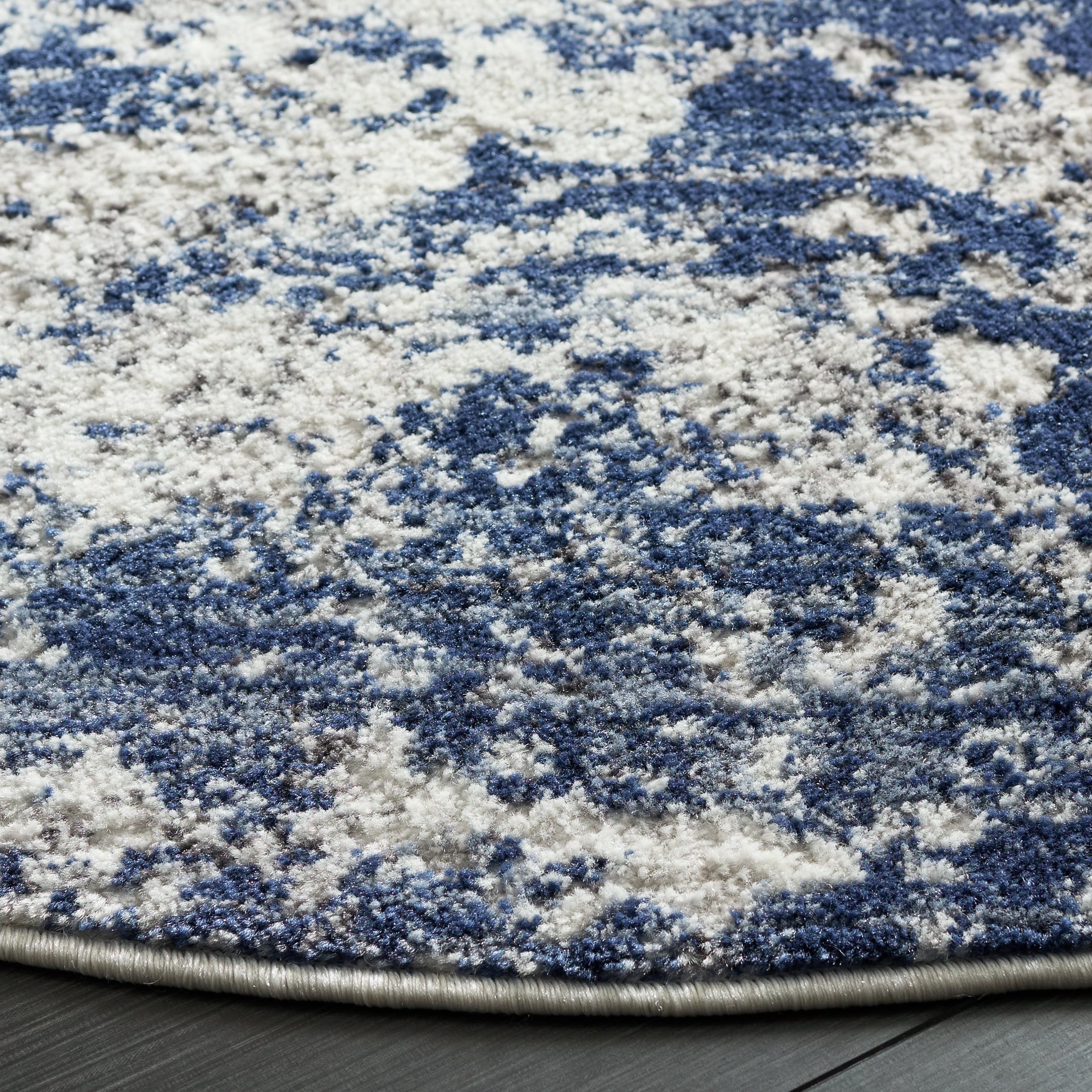 Safavieh Amelia Alastar Abstract Distressed Area Rug, Ivory/Navy, 5'3" x 5'3" Round