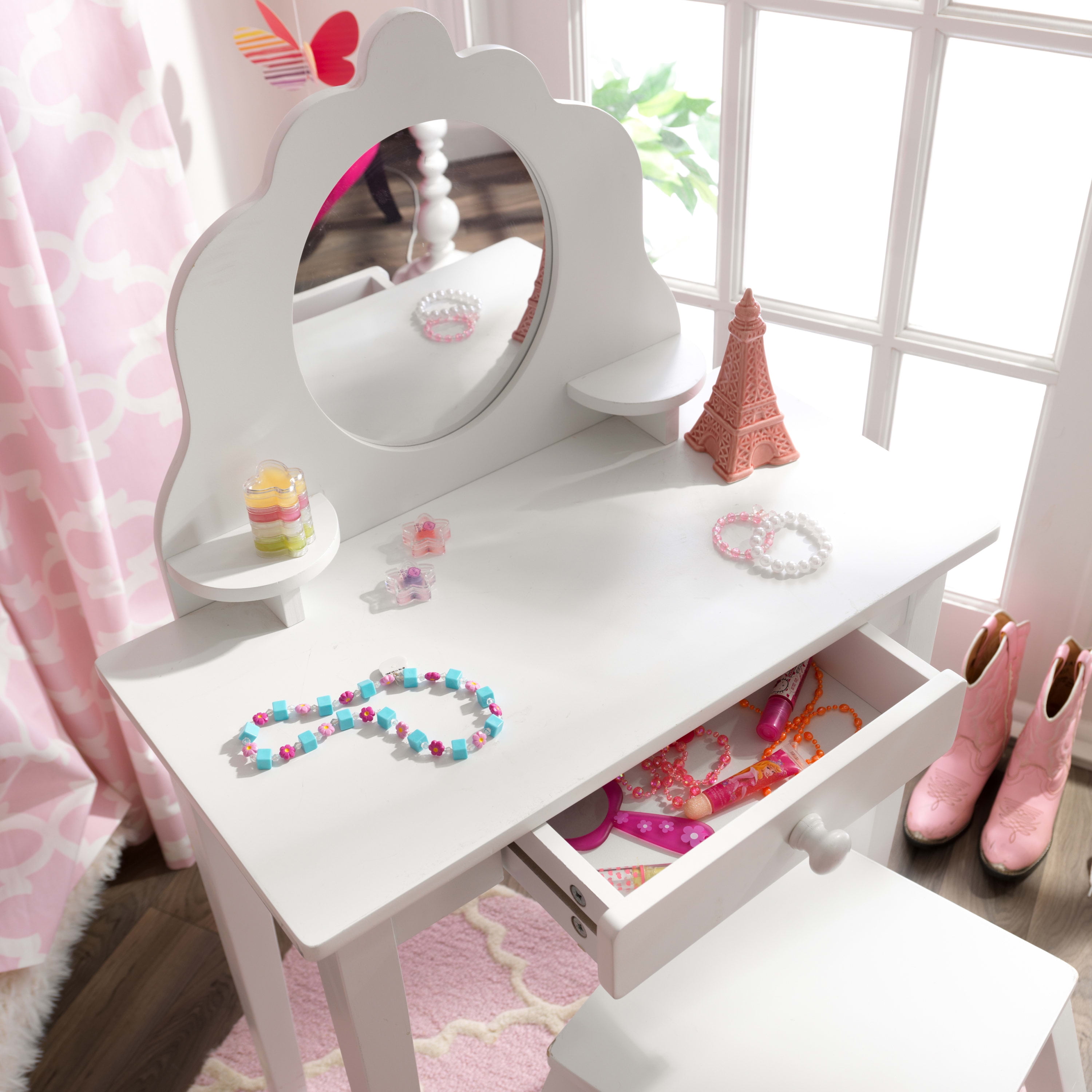 Plastic table and chairs b&m sale
