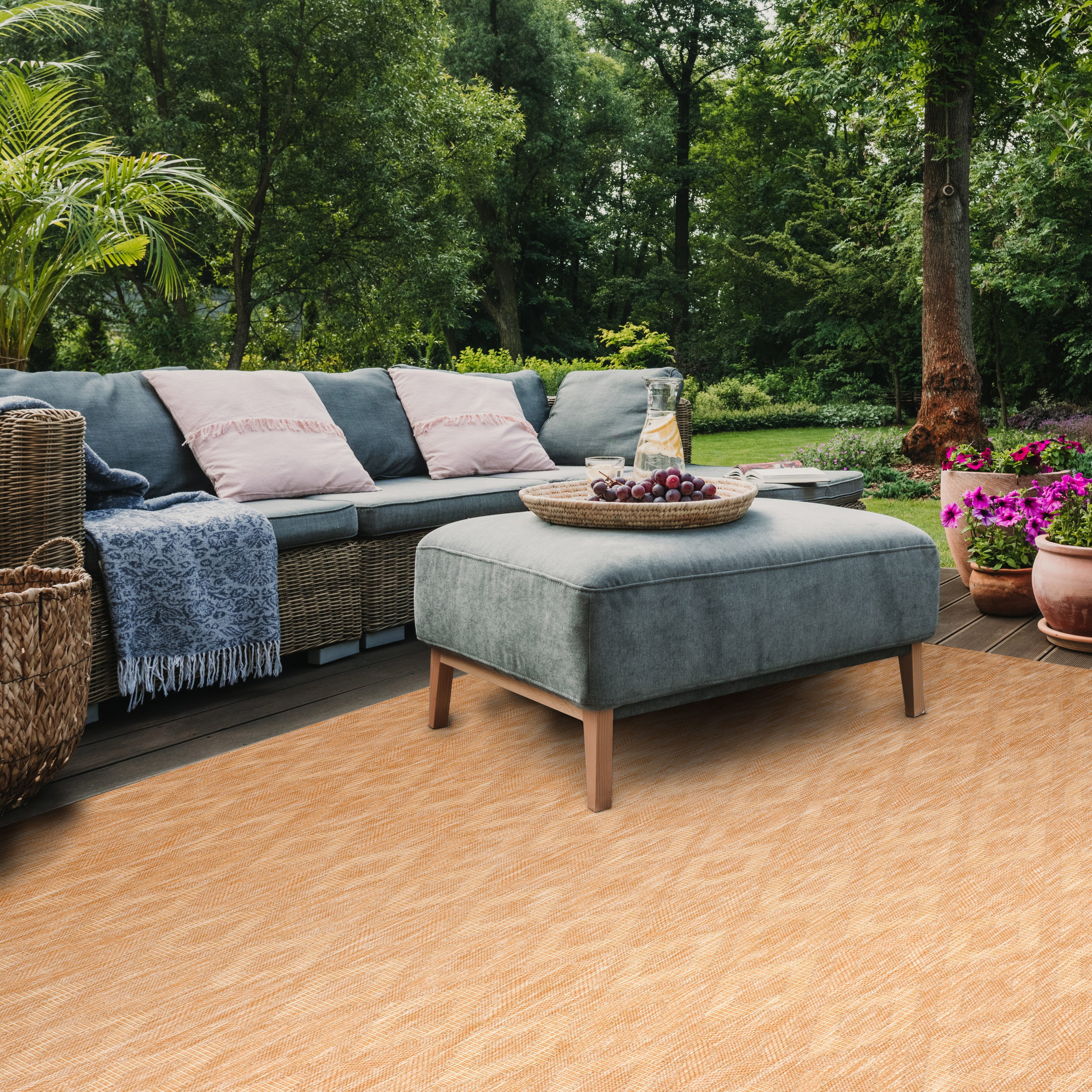 Safavieh Courtyard Teodor Geometric Indoor/Outdoor Area Rug, Natural, 5'3" x 7'7"