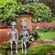 thumbnail image 3 of Divertida estatua de extraterrestre de resina, decoración de jardín al aire libre, escultura enana OVNI, decoración de escritorio para el hogar, adornos navideños de Halloween, 3 of 4