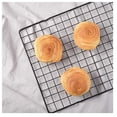 thumbnail image 4 of Paquete de rejillas de refrigeración de acero antiadherente para galletas y pan, 2 unidades, 4 of 6