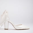 thumbnail image 1 of Gisele - Tacones de novia color marfil con lazo crema 8.5 US | 6 UK | 24.6 CM | 39 EU, 1 of 10