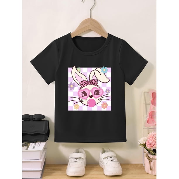 Camiseta de verano suave y cómoda para niñas con estampado de conejito lindo - Top de punto de manga corta gris claro, adorable diseño de conejo con flores y fondo a cuadros