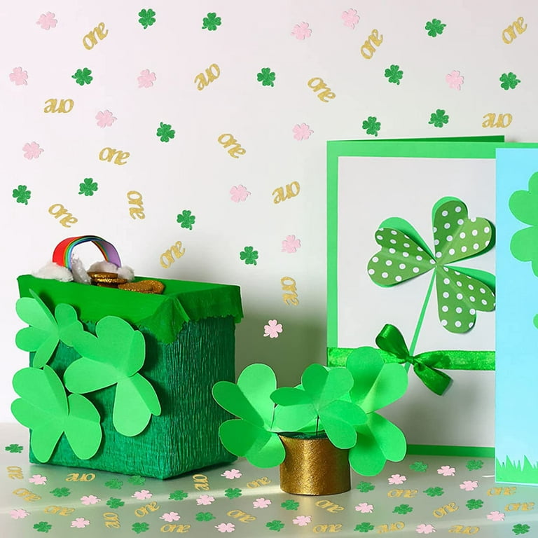 Leinuosen 3200 Pieces St. Patrick's Day Shamrock Confetti, Table Confetti for Irish Party Supplies, Green, Light Green (0.4 x 0.3 inch)
