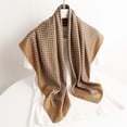 thumbnail image 1 of Châle Col Amical pour la Peau Imprimé Forme Carrée Fine Style Rétro Foulard de Cou Usage Quotidien Foulard, 1 of 7