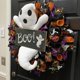 thumbnail image 3 of Guirnalda DizeyBoyo para puerta de entrada, decoración de Halloween, corona de fantasma blanca amigable para Halloween, 3 of 6
