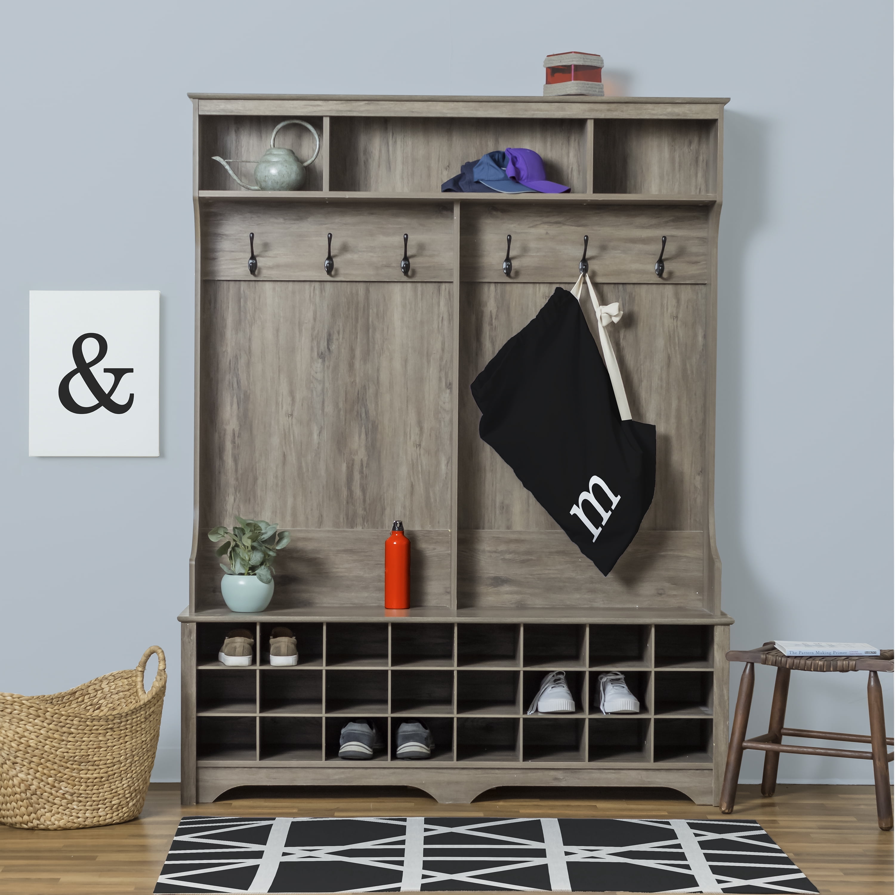 Simply Daisy Modern Monogram 28 x 36 in m Laundry Bag