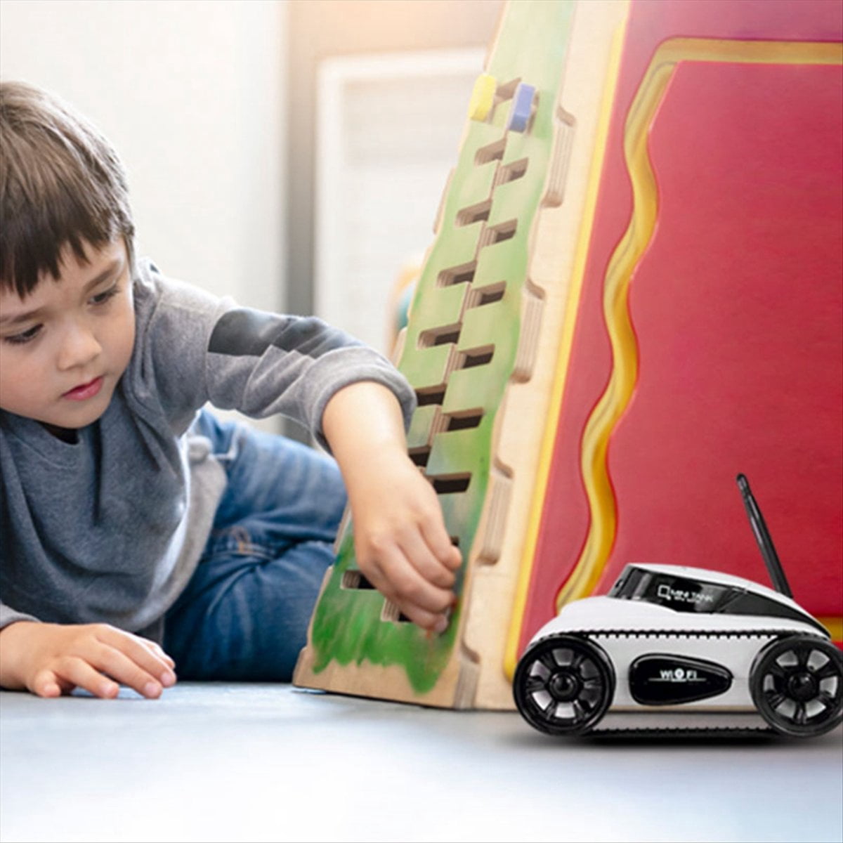 FPV WIFI RC Car Real Time Mini Camera Video Remote Control Robot