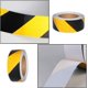 thumbnail image 1 of Cinta reflectante amarilla y negra Cinta de advertencia autoadhesiva Cinta de advertencia de peligro amarilla y negra Etiqueta reflectante Marca de piso de automóvil, 5 cm x 25 m, 1 of 2