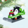 thumbnail image 3 of Adorno Hallmark Keepsake 2025 Mom & Me con forma de pingüino, 10 x 7 x 6 cm, 3 of 8