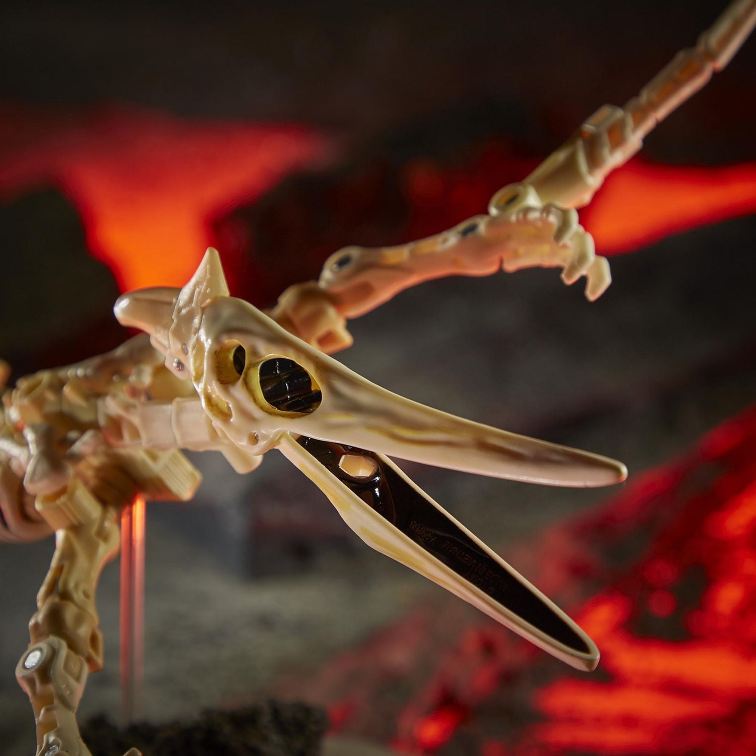 Transformers Toys Generations War for Cybertron: Kingdom Deluxe WFC-K25 Wingfinger Fossilizer Action Figure - Kids Ages 8 and Up, 5.5-inch