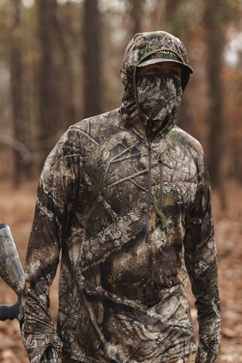 Realtree Men's Camo 1/2-Zip Hunting Pullover with Hood & Face Mask