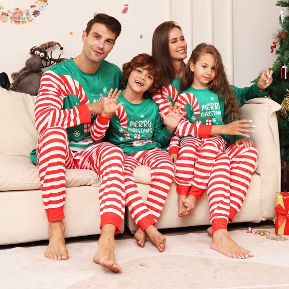 RKSTN Christmas Pajamas for Family Fashion Long Sleeves Tops and Pants Sleepwear for Dad / Mom/ Kids Cute Elk Snow Printed Matching Pajamas Set(Kids)
