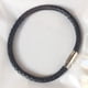 thumbnail image 3 of Brazalete Qarigey de cuero para hombre con hebilla de piedra imán de acero inoxidable trenzado, 3 of 6