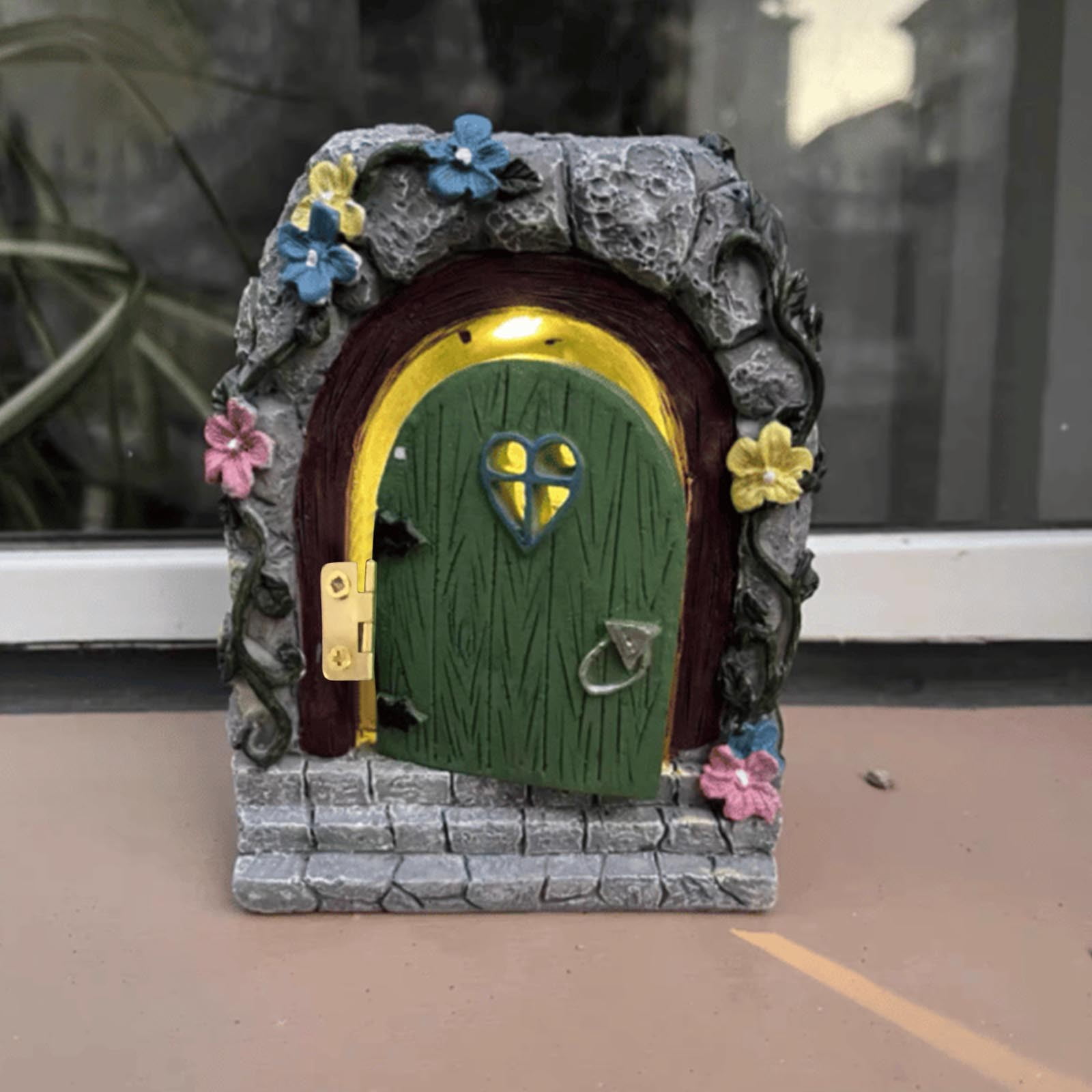 Solar Powered Door Statue with LED Light, Outdoor Garden Tree Door Window Sculpture for Yard Path Patio Décor, Resin Solar House Statue Automatically Lights at Night for Landscape Decoration