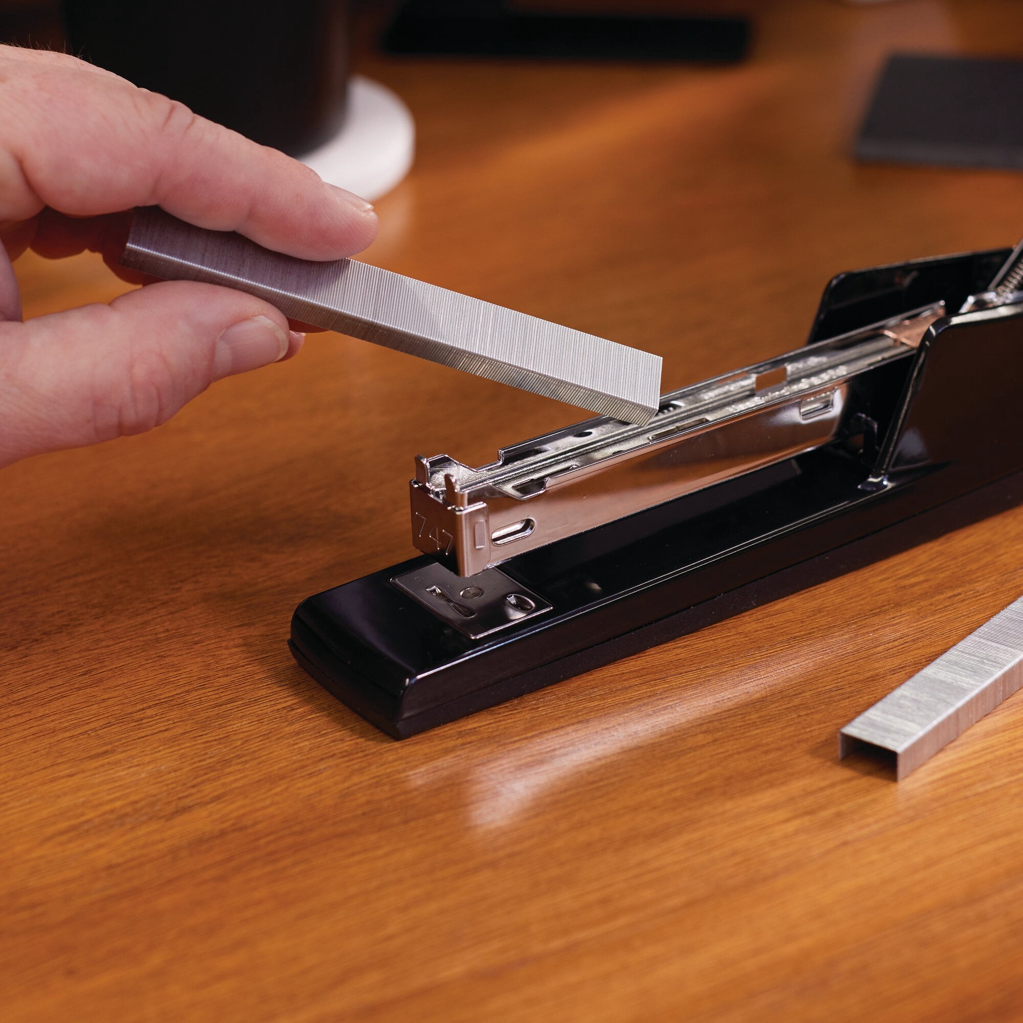 Swingline 747 Classic Desktop Stapler 30 Sheets Black - Full Size Staplers