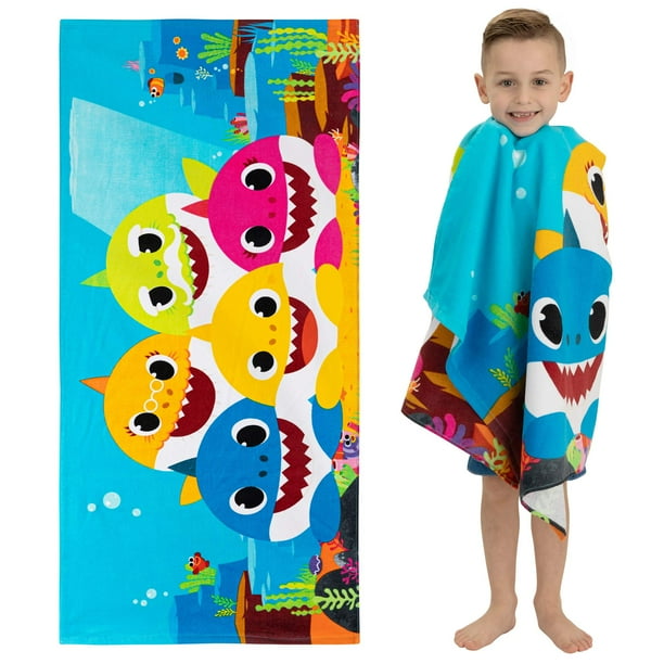 Toalla Franco Kids Baby Shark de algodón 147 cm x 71 cm