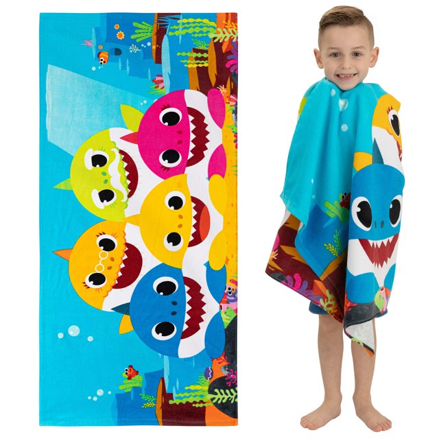 Toalla Franco Kids Baby Shark de algodón 147 cm x 71 cm