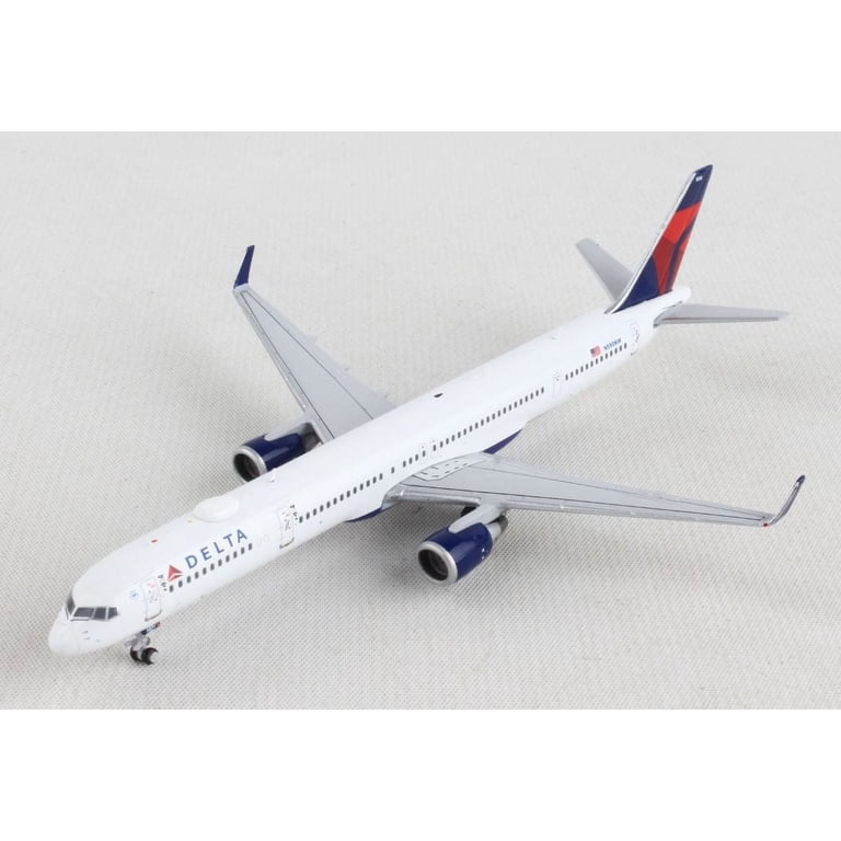 Gemini Jets GJ2098 1-400 Scale Registration No.N590NW Delta 757
