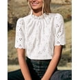 thumbnail image 2 of Blusa blanca bordada con ojales de verano PRETTYGARDEN para mujer, 2 of 7