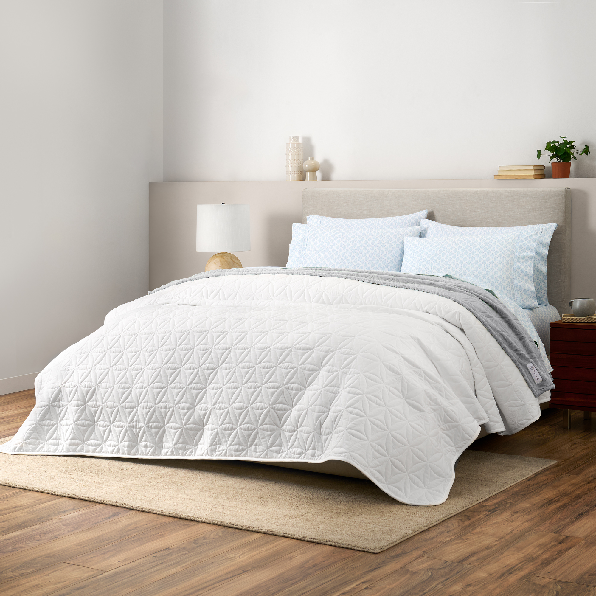 GAIAM Microfiber Quilt - Plain Weave, Soft Brushed Finish, Lightweight & Easy Care- Full/Queen Brilliant White
