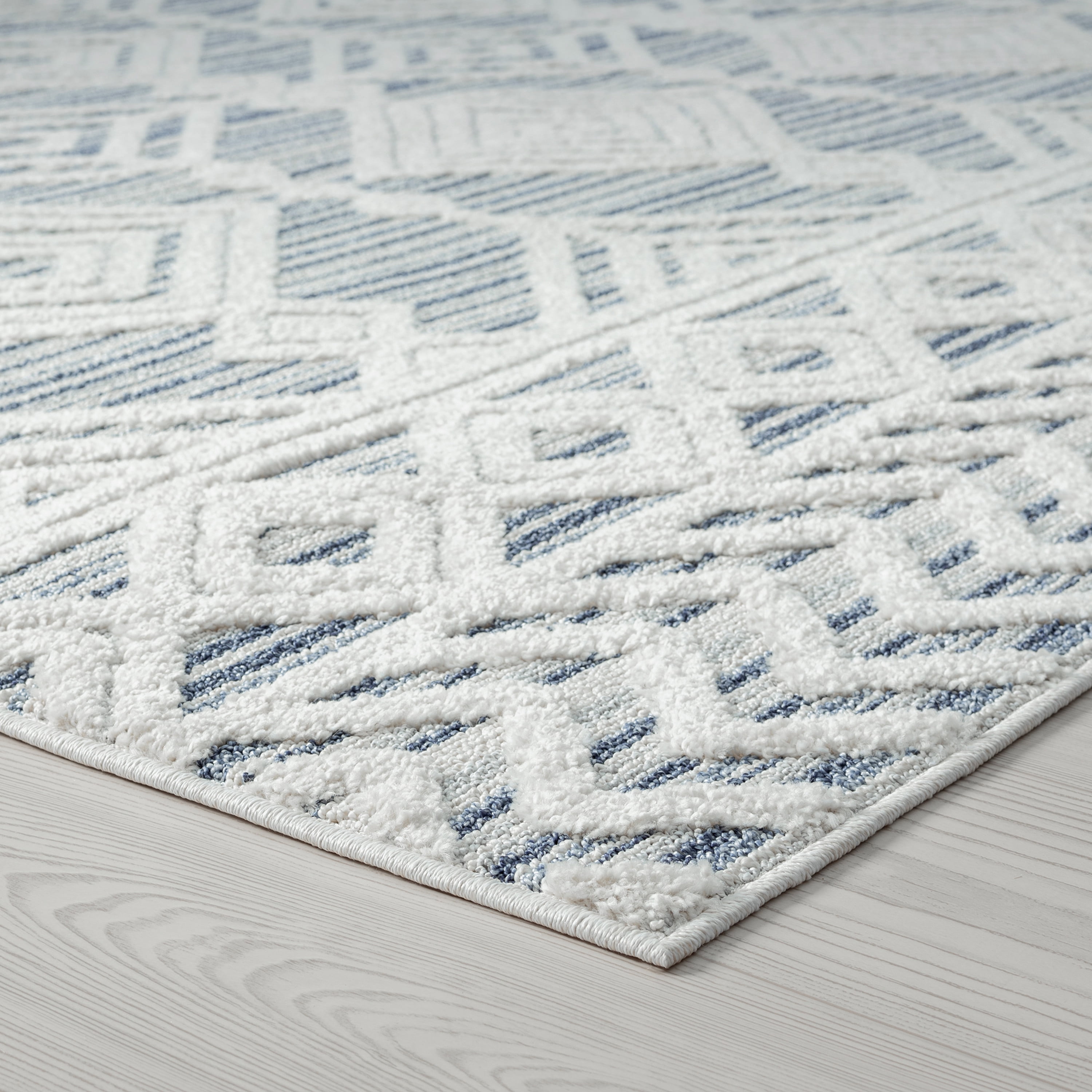 Transitional 5x8 Area Rug (5'3'' x 7'3'') Moroccan Blue, Cream Living Room Easy to Clean