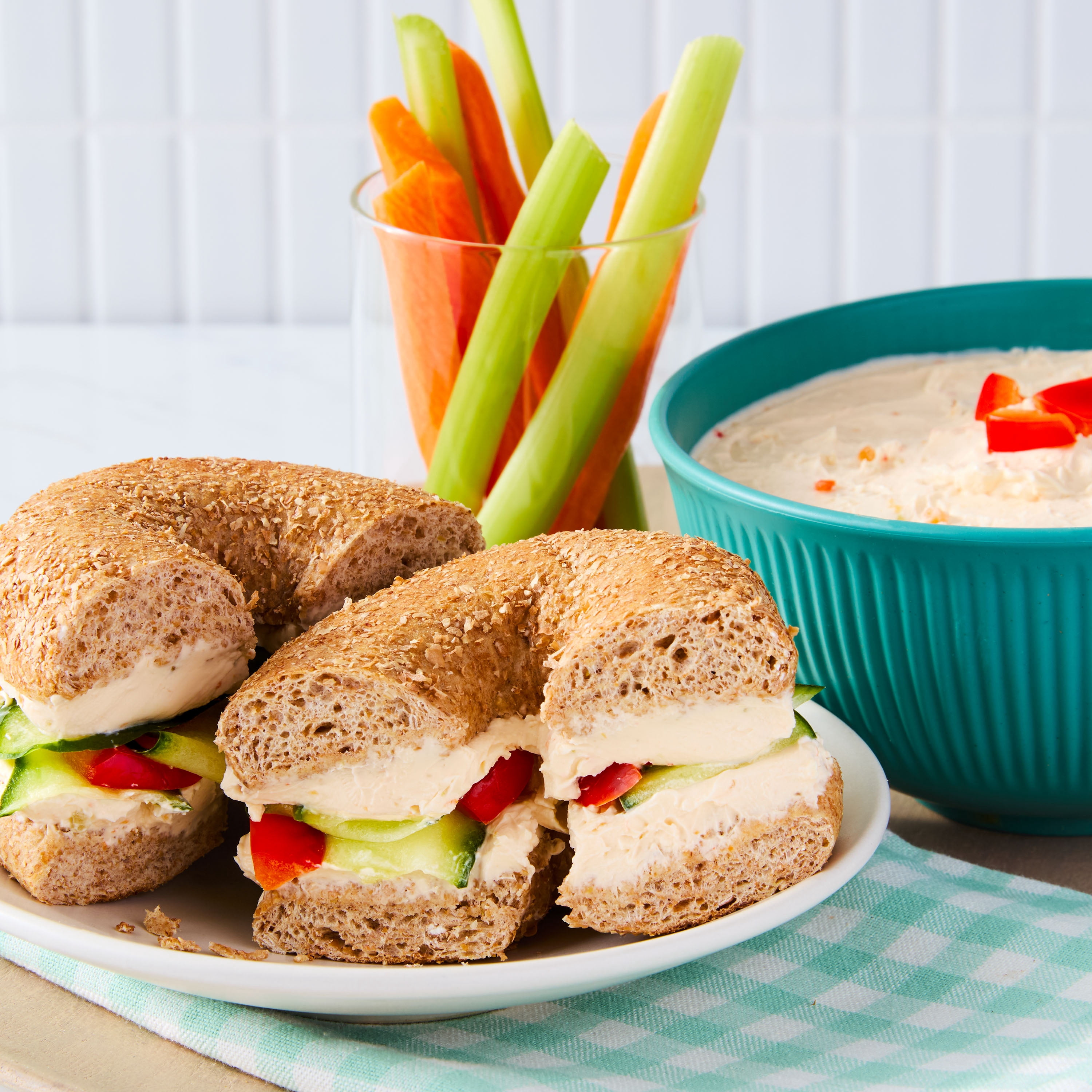 Great Value Garden Vegetable Cream Cheese Spread, 8 oz Tub (Refrigerated)