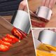 thumbnail image 4 of 【Seguridad mejorada】 La herramienta de doble dedo para dedos está diseñada para proteger sus manos y dedos durante las tareas de corte en la cocina., 4 of 5