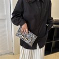 thumbnail image 3 of Bolso de mano de noche de PU para mujer, bolso pequeño con estampado de animales, monedero (negro) FLhrweasw Nuevo, 3 of 9