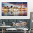 thumbnail image 1 of Skyline de New York au Lever du Soleil avec Réflexion. - Impression sur Toile de Paysage Urbain, 1 of 3