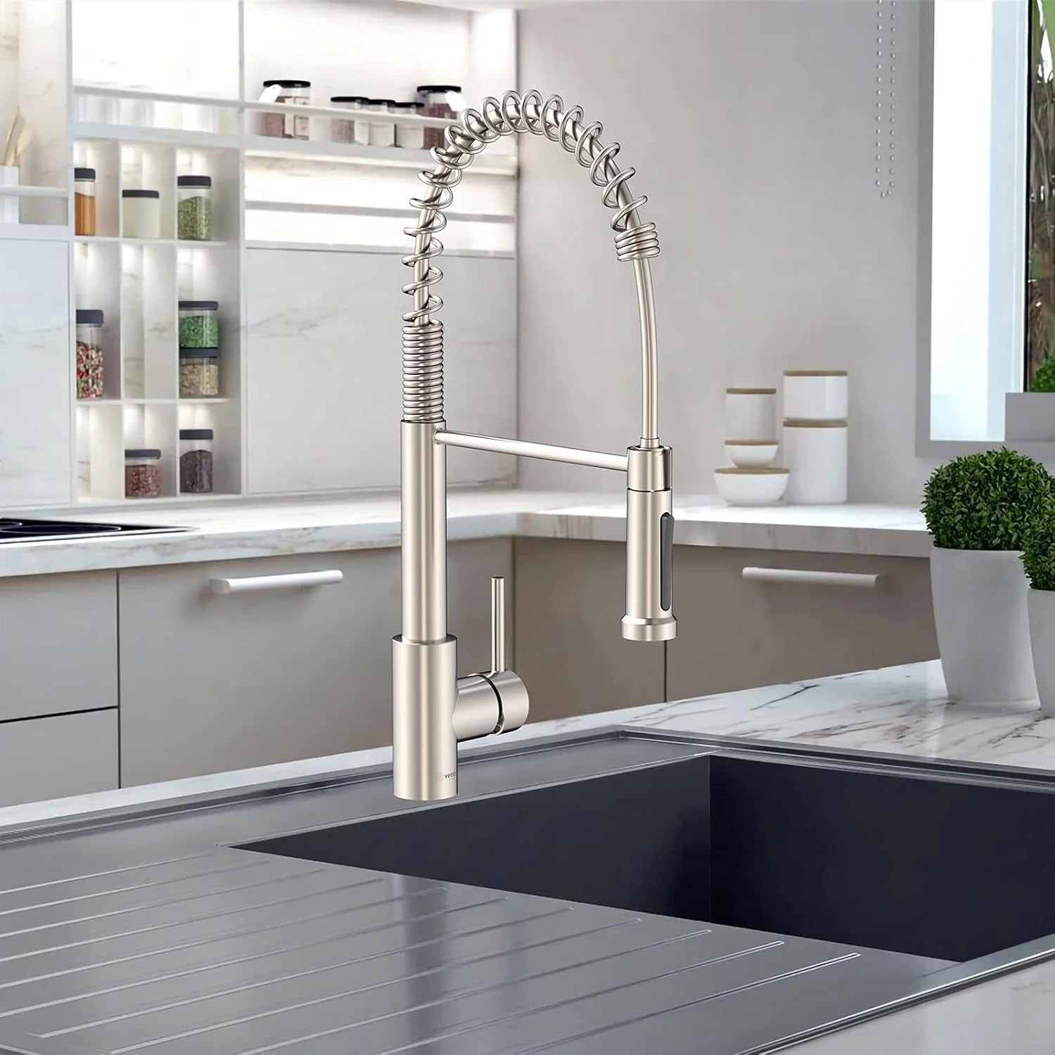 VETTA Silver Kitchen Faucet with Lever Handle