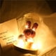 thumbnail image 3 of Bewildely Rosas LED y luces de cadena de cuento de hadas con cúpula de vidrio para regalo de San Valentín Lámparas de rosas de Navidad Almacenamiento y organización del hogar Bewildely HA023271-00, 3 of 6