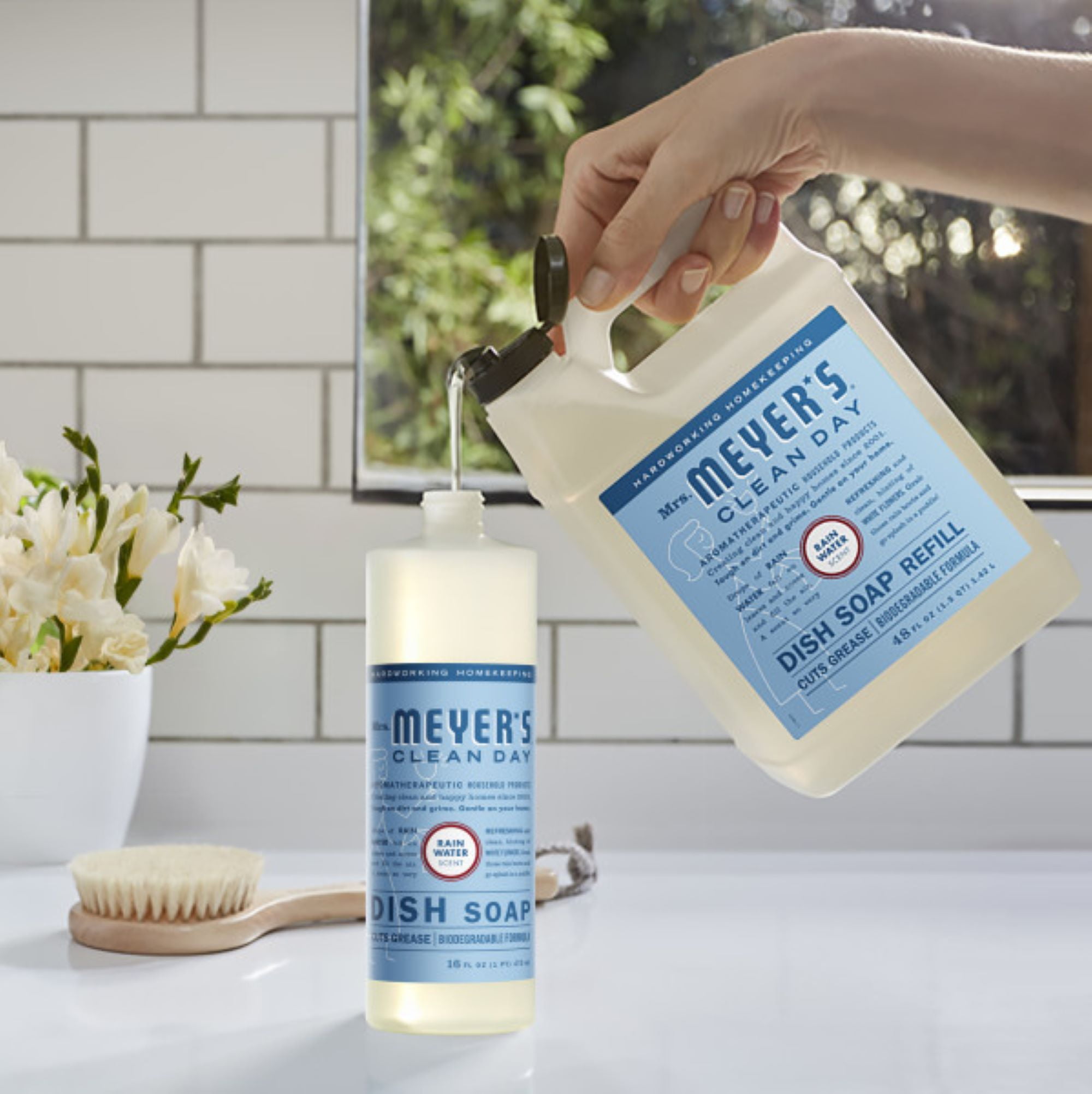Mrs. Meyer's Clean Day Liquid Dish Soap Refill, Rain Water Scent, Bottle