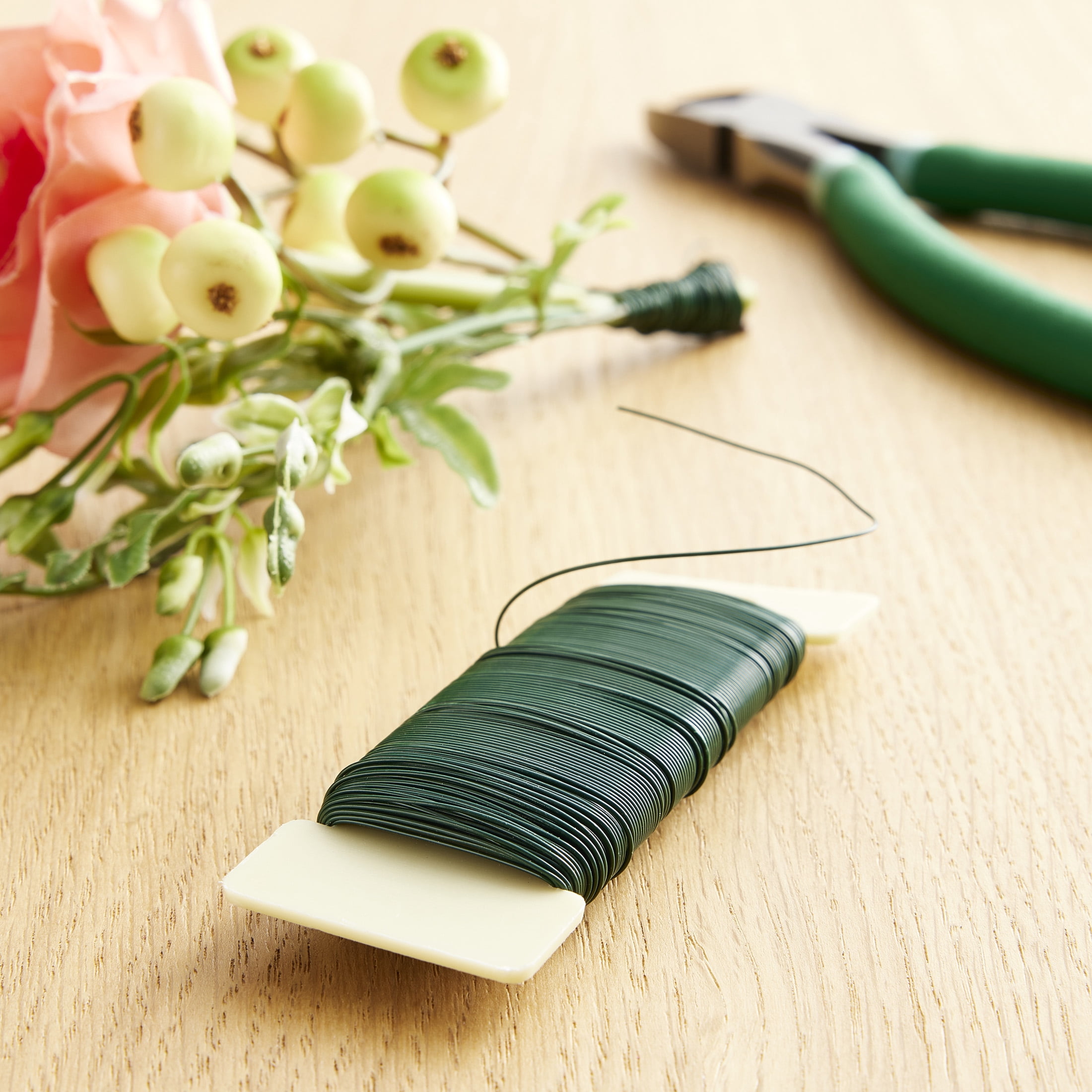 40 Pack: 22 Gauge Green Floral Paddle Wire by Ashland