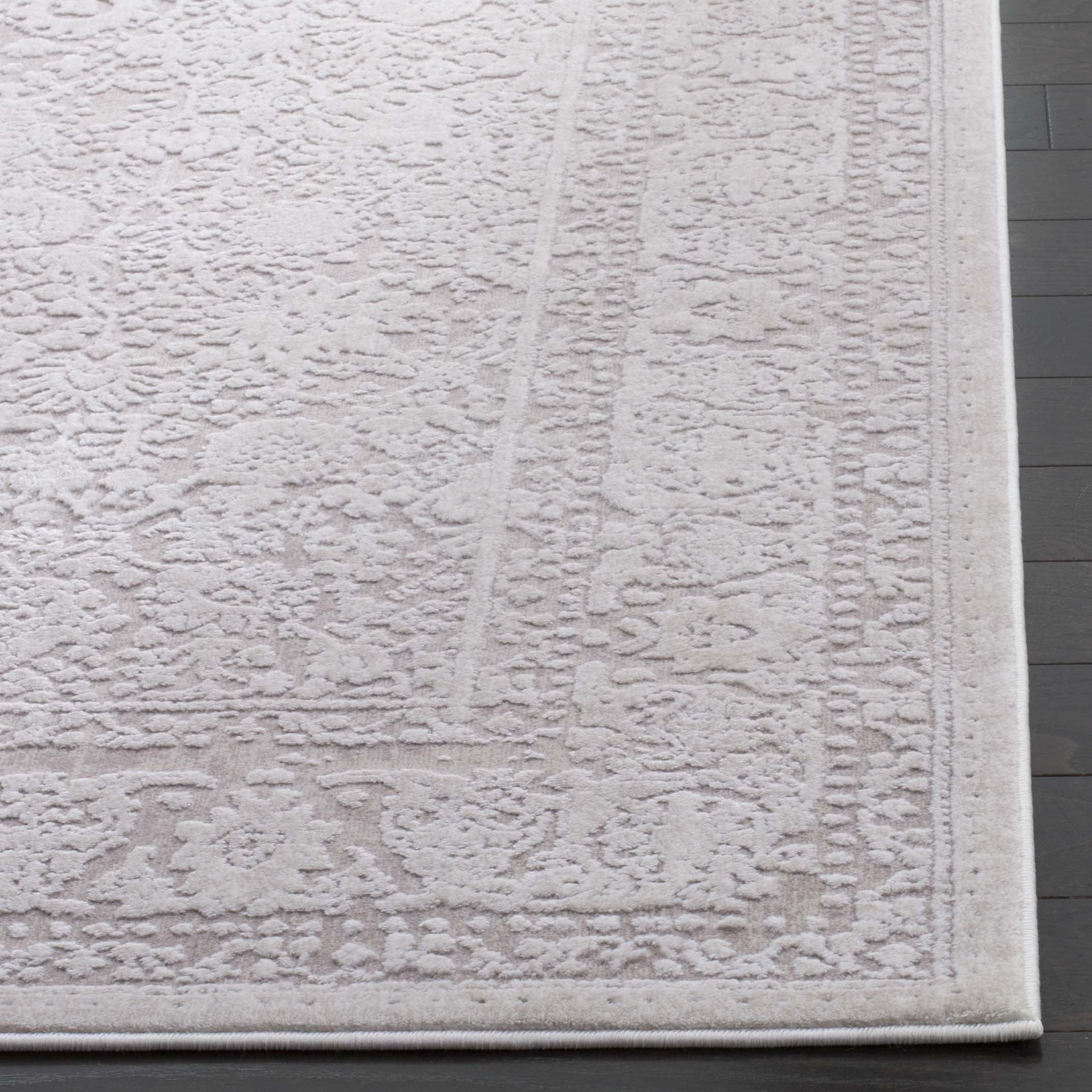 SAFAVIEH Reflection Lynna Traditional Runner Rug, Beige/Cream, 2'3" x 6'