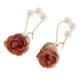 thumbnail image 1 of Pendientes colgantes con dijes de flores de resina epoxi recubiertos con perlas artificiales. Rosado, 1 of 9
