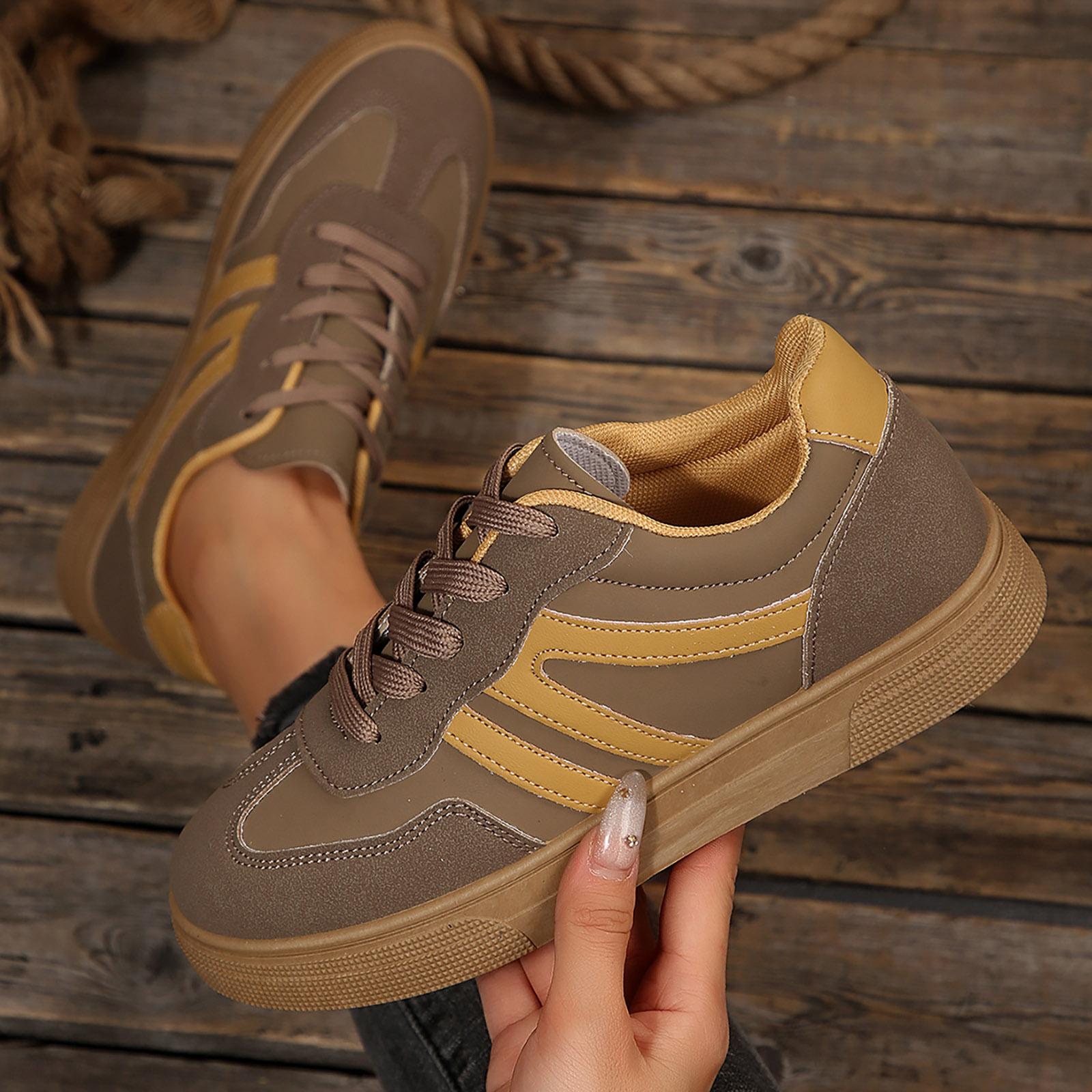Flat Shoes for Women Vintage Classic Thick Sole Trainers Skate Shoes Splice Suede Lace up Antislip Walking Tennis Shoes Low Top Sneakers Gray Size 7.5