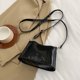 thumbnail image 5 of Bolsos cruzados para mujer Cuero de PU Cadena de perlas brillantes Bolsos tipo cubo para mujer (Negro) Ndcxsfigh Para Estrenar, 5 of 8