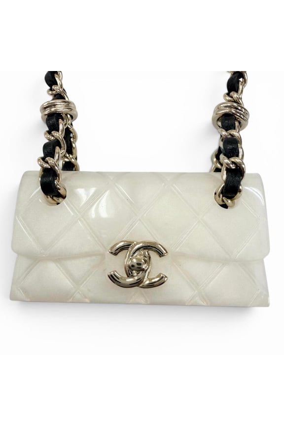 Pre-Owned CHANEL B23C Matelass bag motif Coco Mark chain necklace, ivory, made in Italy, 2023...