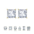 thumbnail image 1 of JeenMata Aros Tipo Botón Solitario de 4 Puntas con Moissanita de Corte Princesa de 0,5 Quilates en Baño de Oro Amarillo de 18 K sobre Plata, 1 of 6