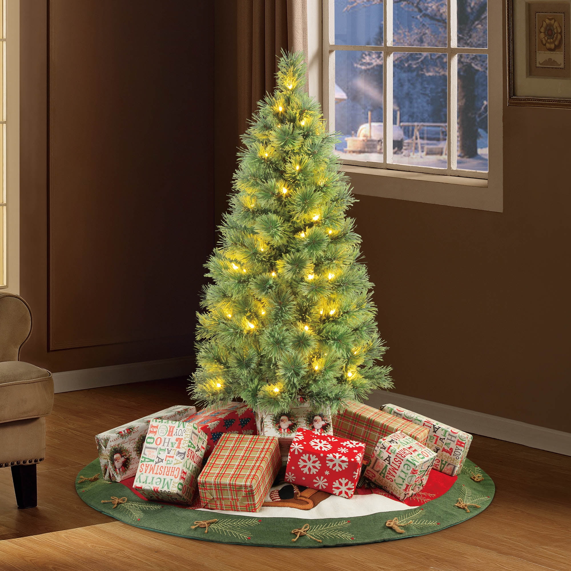 Holiday Time - Brandclub - 4' Pre-Lit Canadian Cashmere Artificial