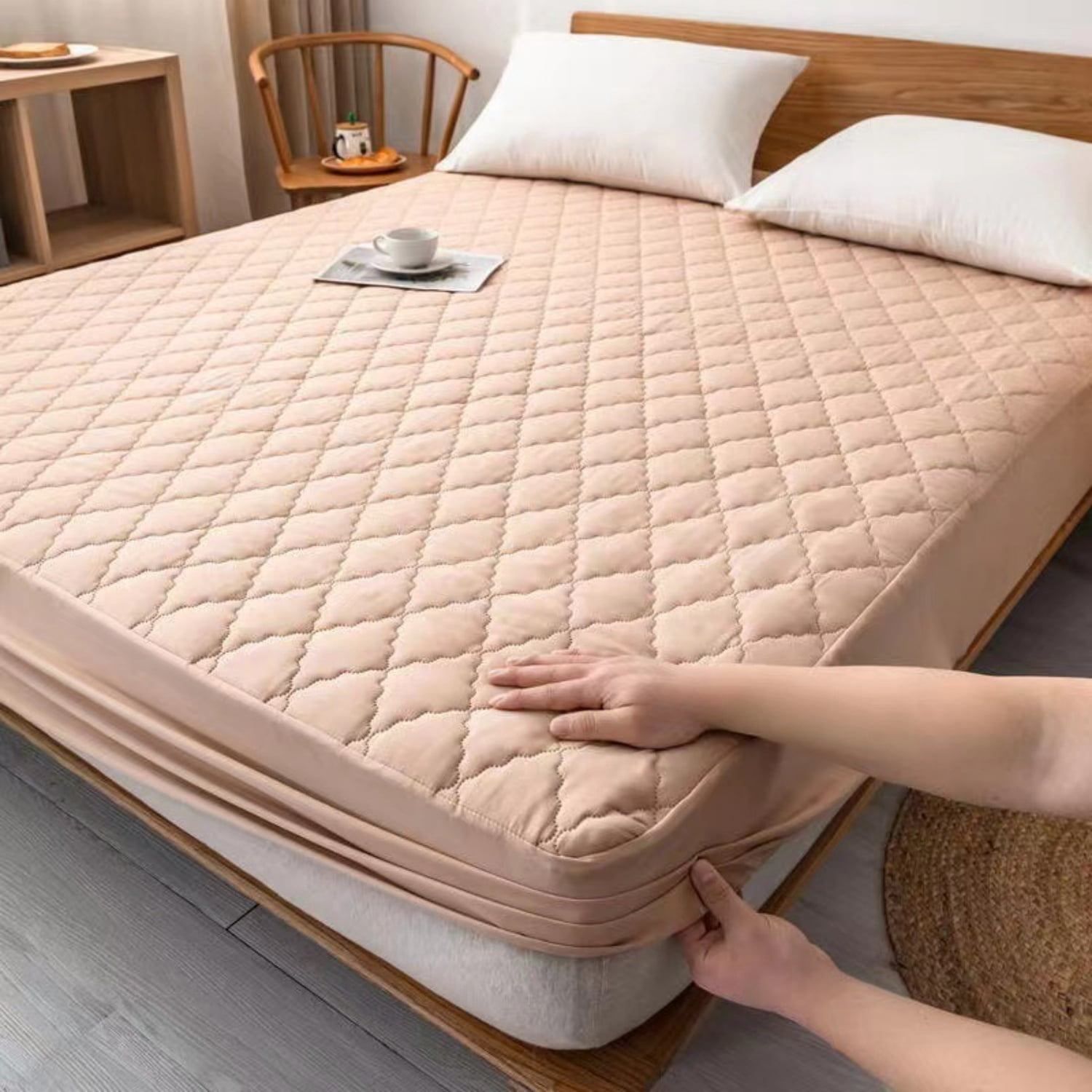 Quilted Fitted Mattress Pad Cover, 100% Waterproof Mattress Protector, Deep Pocket, Breathable & Noiseless, Soft and Comfortable