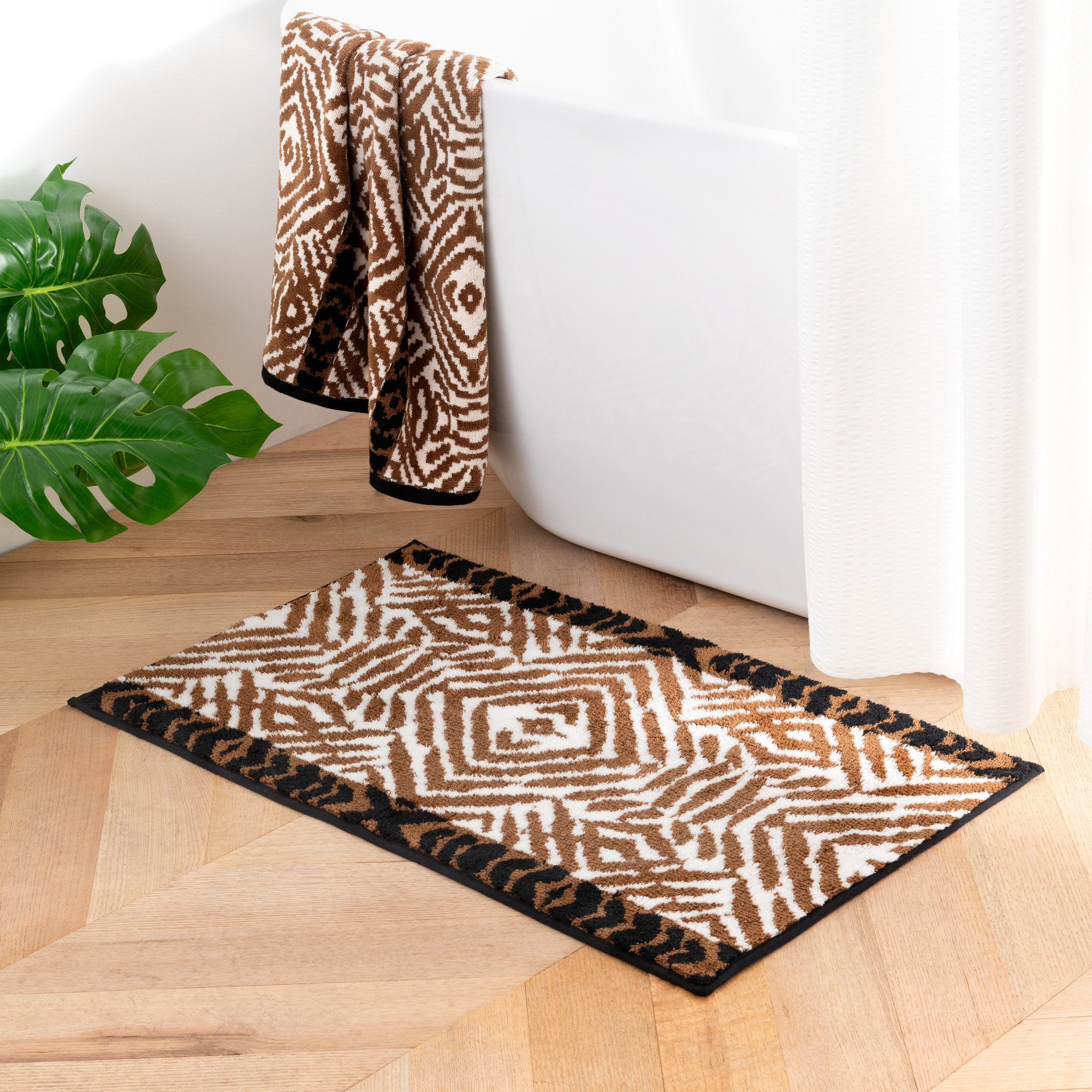 Rochelle Porter Design Tiger Tiger Hand Towel 20in x 30in Cocoa/Black 600 GSM Cotton Yarn Dyed