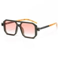 thumbnail image 4 of Gafas de sol Vintage cuadradas de doble haz para mujer, lentes de sol a la moda con espejo de pudín de tofu, diseño de pierna, Street Shoot INS, espejo plano, 2024, 4 of 4