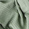 thumbnail image 3 of Yard - Manta Decorativa de Algodón Lark Diseño Arrugado (Eucalipto), 3 of 3
