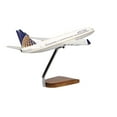 thumbnail image 4 of Boeing 737-900 United Airlines (Continental Merger Livery) Large Mahogany Model, 4 of 4